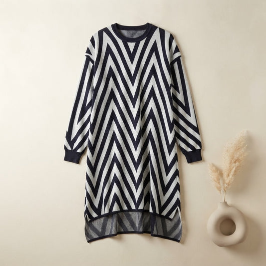 Oversized zigzag tunic.