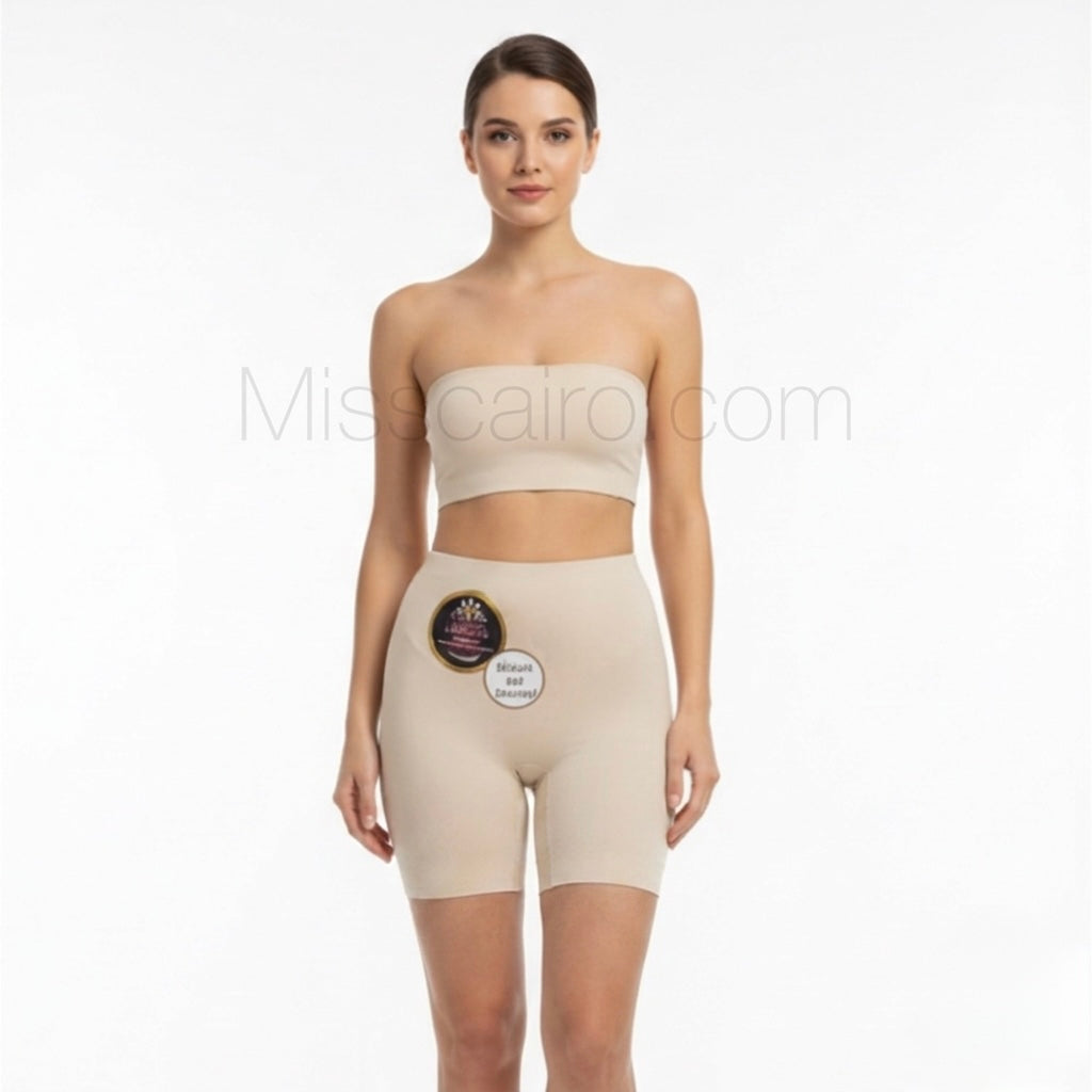 Papatya High-waist laser cut short.