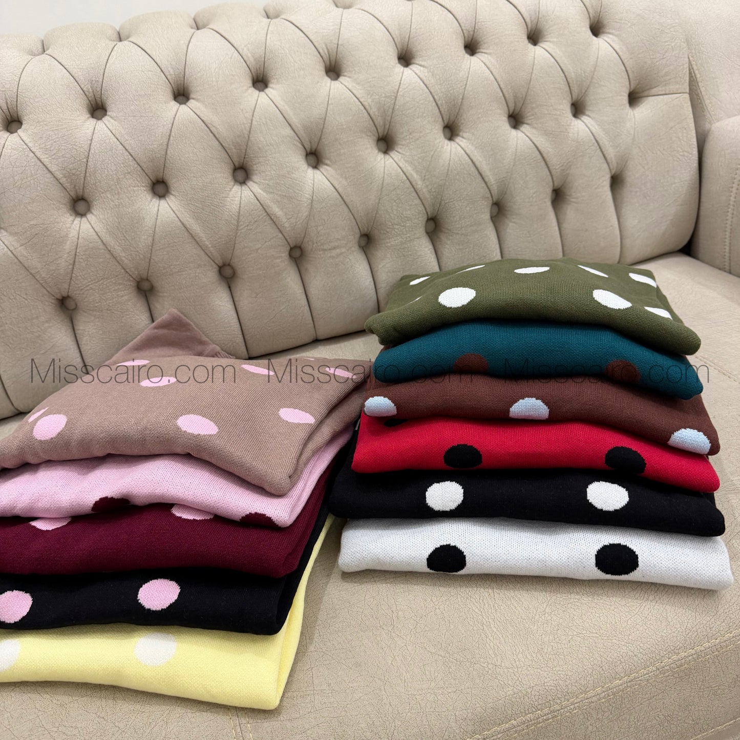 Cozy polka dot knitted sweater.