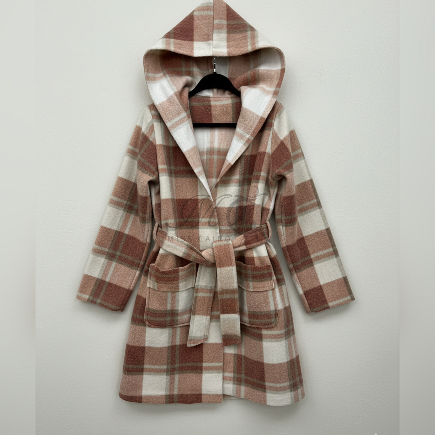Checkered hooded jacket.