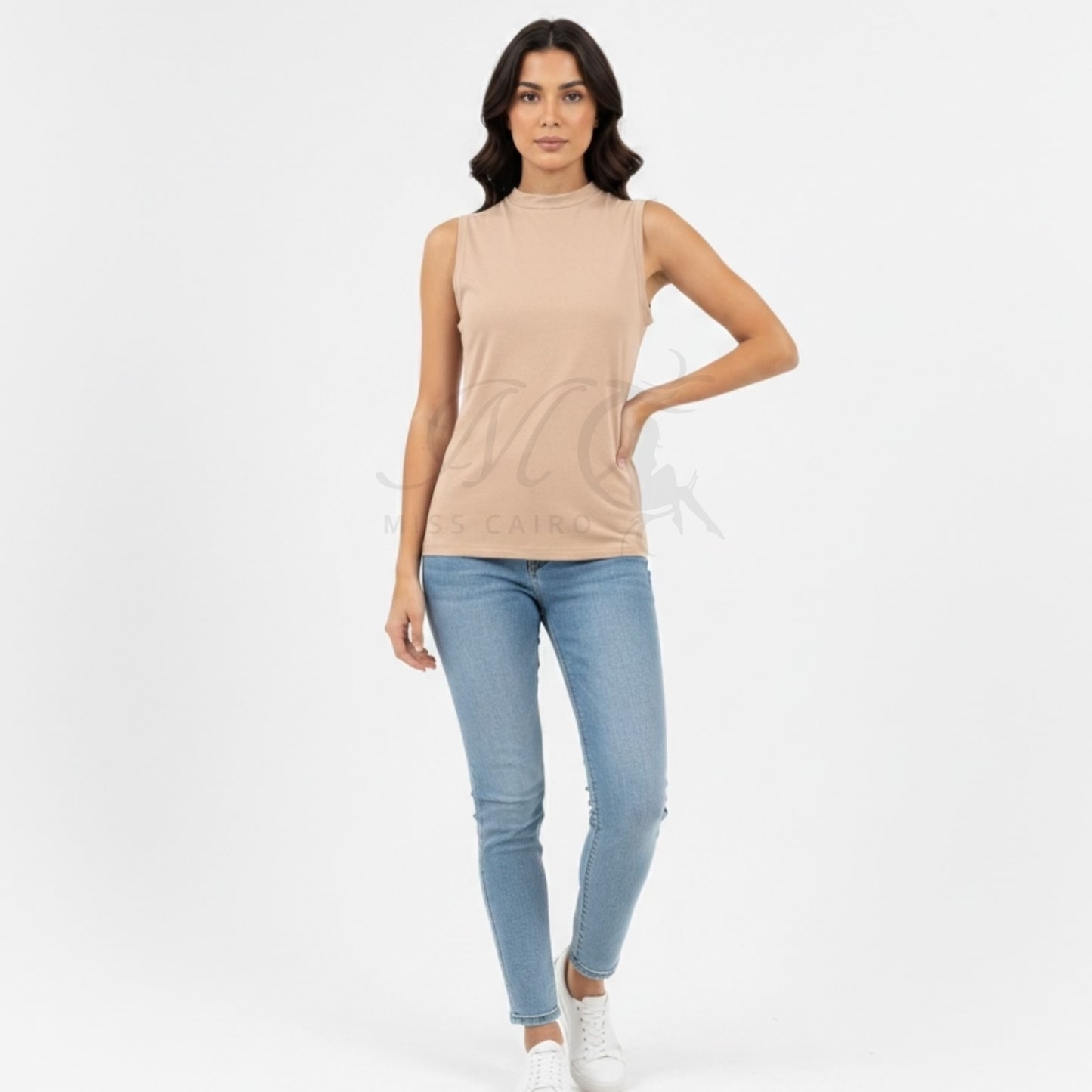 Sleeveless light top.